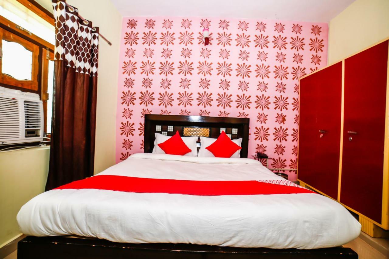 Oyo 23367 Farmsgreen Resort And Restaurant Orchha Esterno foto